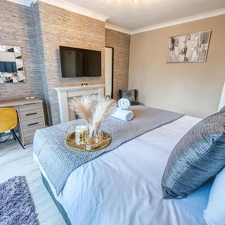 Elegant 5 Bed House - Sleeps 9, Central Solihull, Nec, Jlr, Hs2, Resorts World, Airport Business And Leisure Stays, Exterior foto