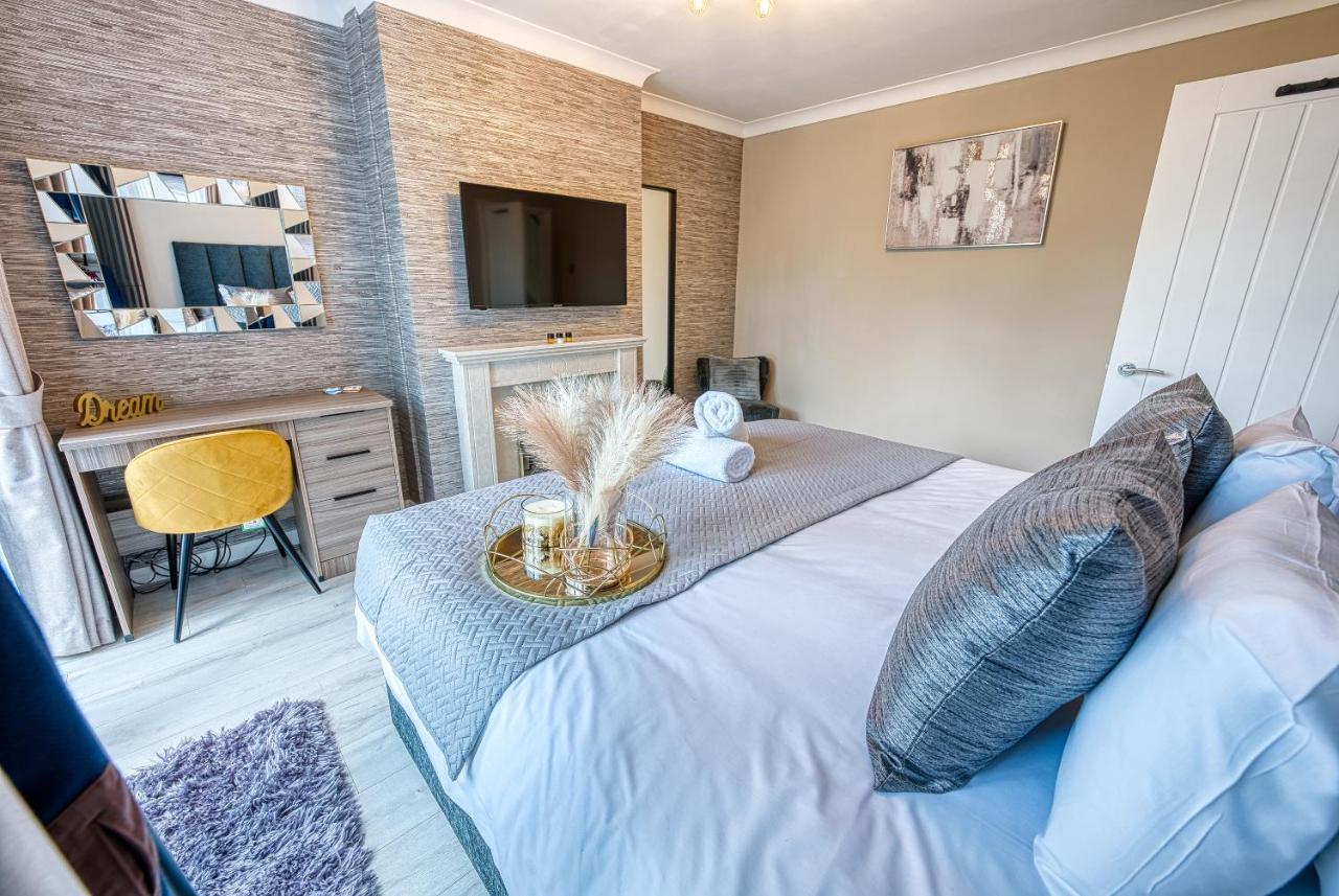 Elegant 5 Bed House - Sleeps 9, Central Solihull, Nec, Jlr, Hs2, Resorts World, Airport Business And Leisure Stays, Exterior foto